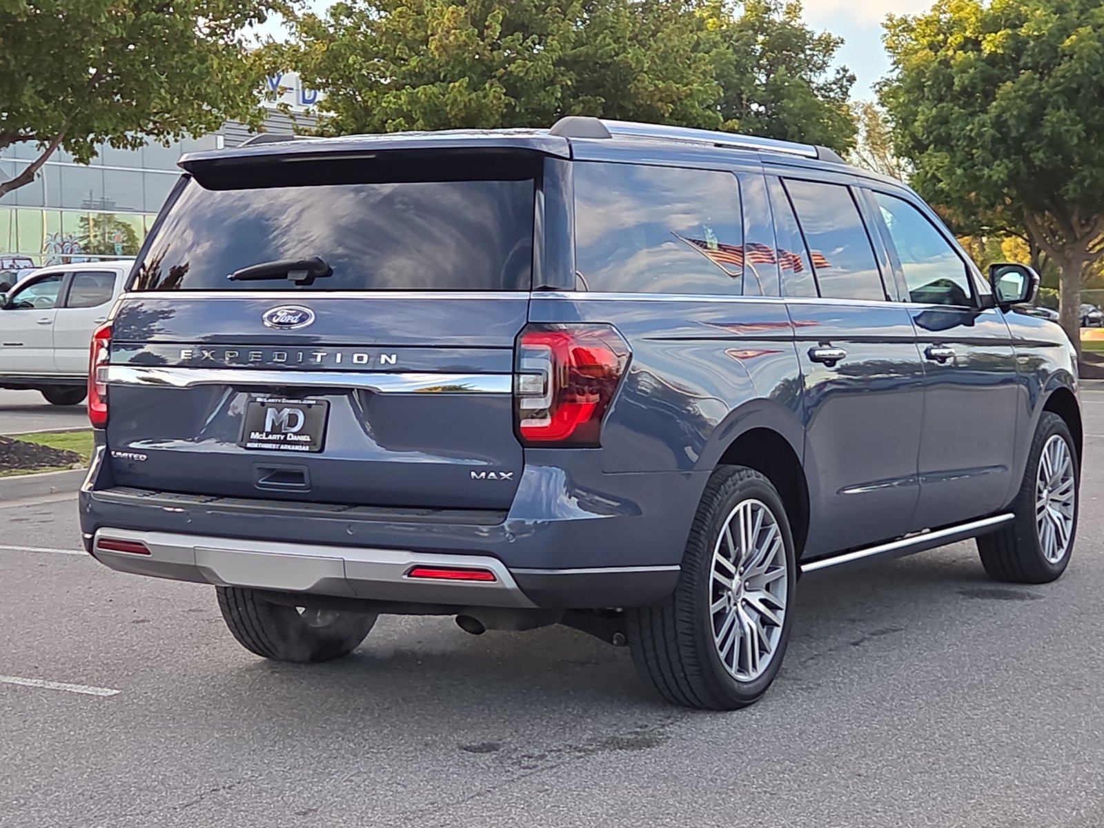 Used 2022 Ford Expedition Max Limited AWD/4WD image 5