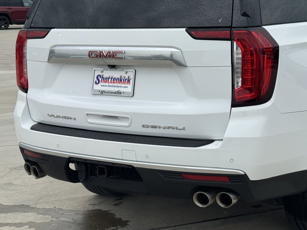 Used 2023 GMC Yukon Denali AWD/4WD image 6