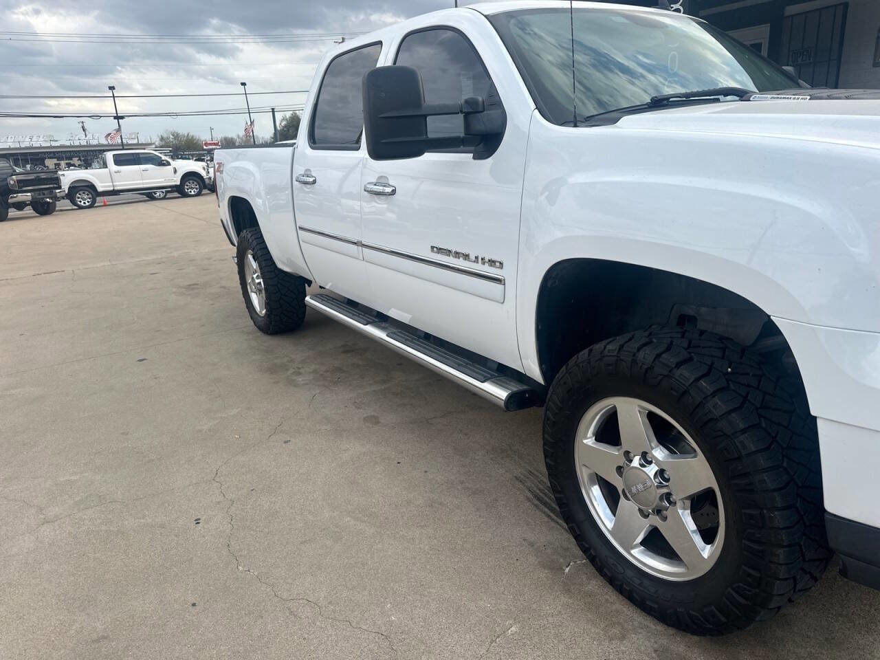 Used 2013 GMC Sierra 2500 Denali w/ Suspension Package, Off-Road image 4