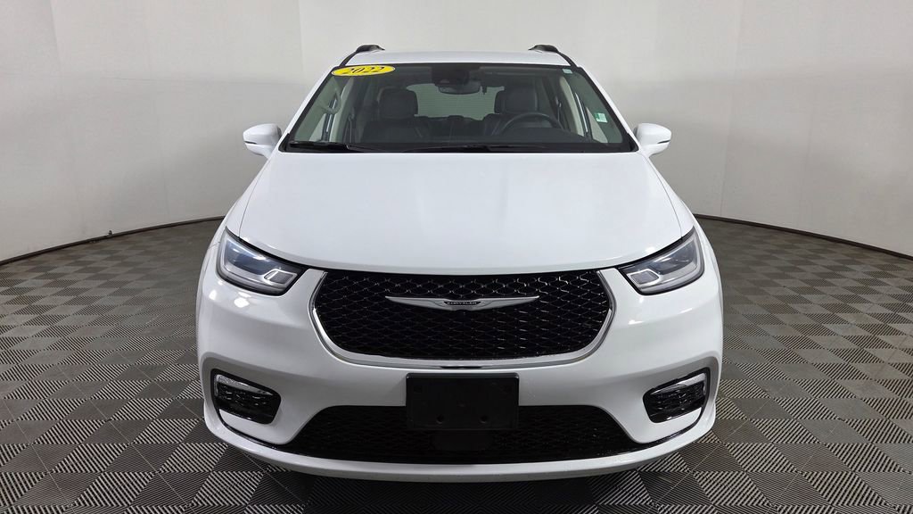 Used 2022 Chrysler Pacifica Touring-L image 2