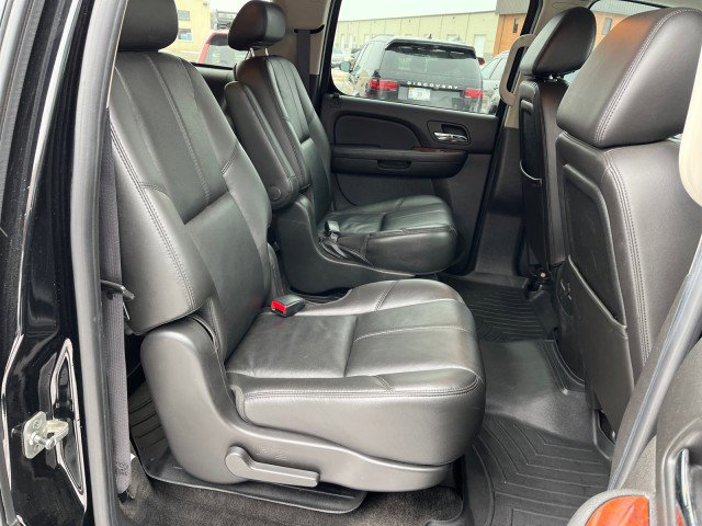 Used 2009 Chevrolet Suburban 2500 LT w/ Luxury Package image 18