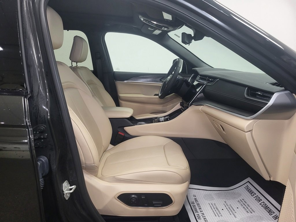 Used 2024 Jeep Grand Cherokee L Limited w/ Luxury Tech Group II image 12