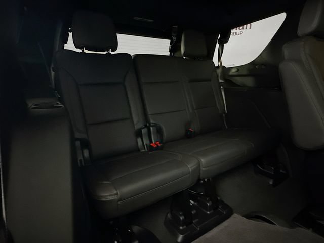 Used 2025 Chevrolet Tahoe High Country AWD/4WD image 32