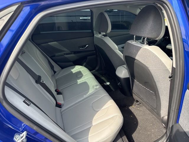 Used 2024 Hyundai Elantra Limited image 31