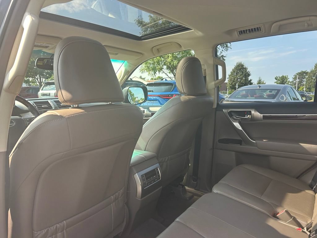 Used 2016 Lexus GX 460 w/ Premium Package AWD/4WD image 14