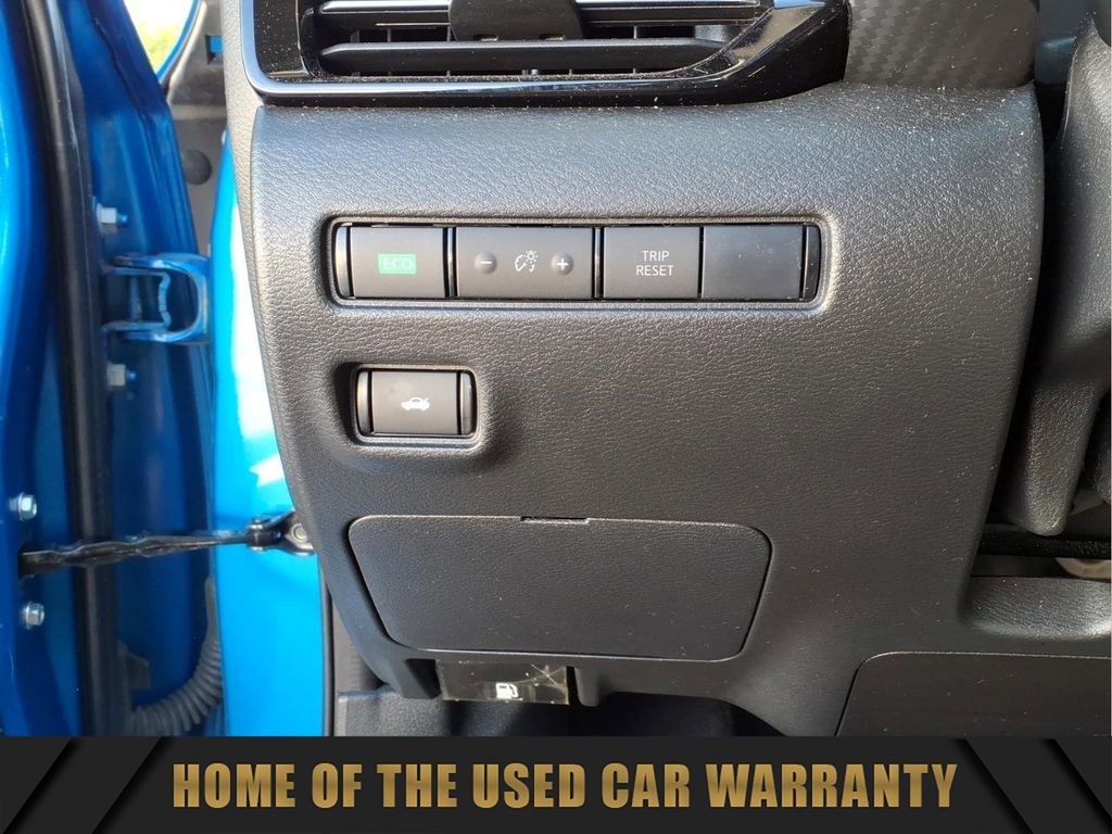 Used 2022 Nissan Sentra SR w/ SR Premium Package FWD image 17