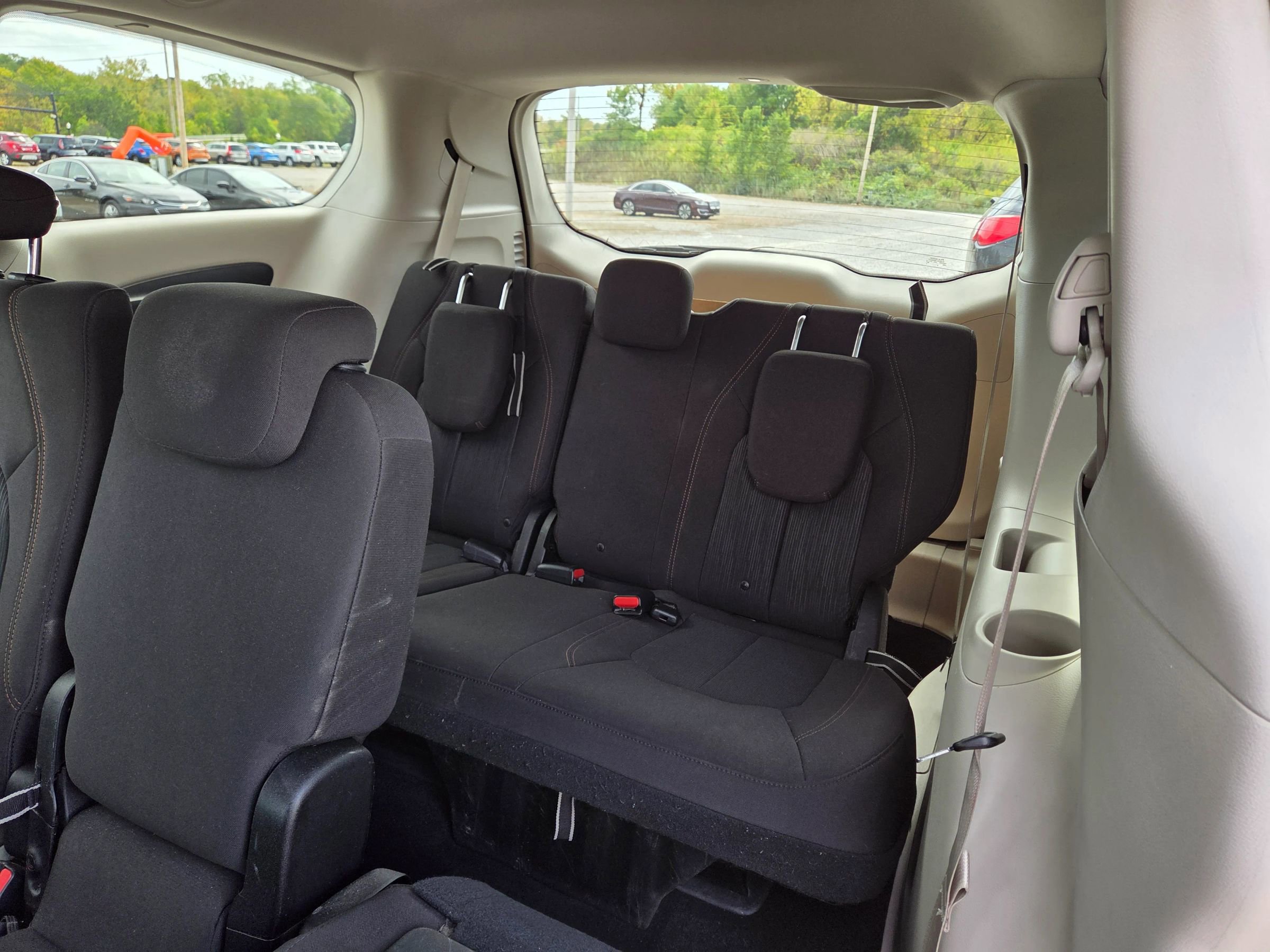 Used 2017 Chrysler Pacifica Touring image 15