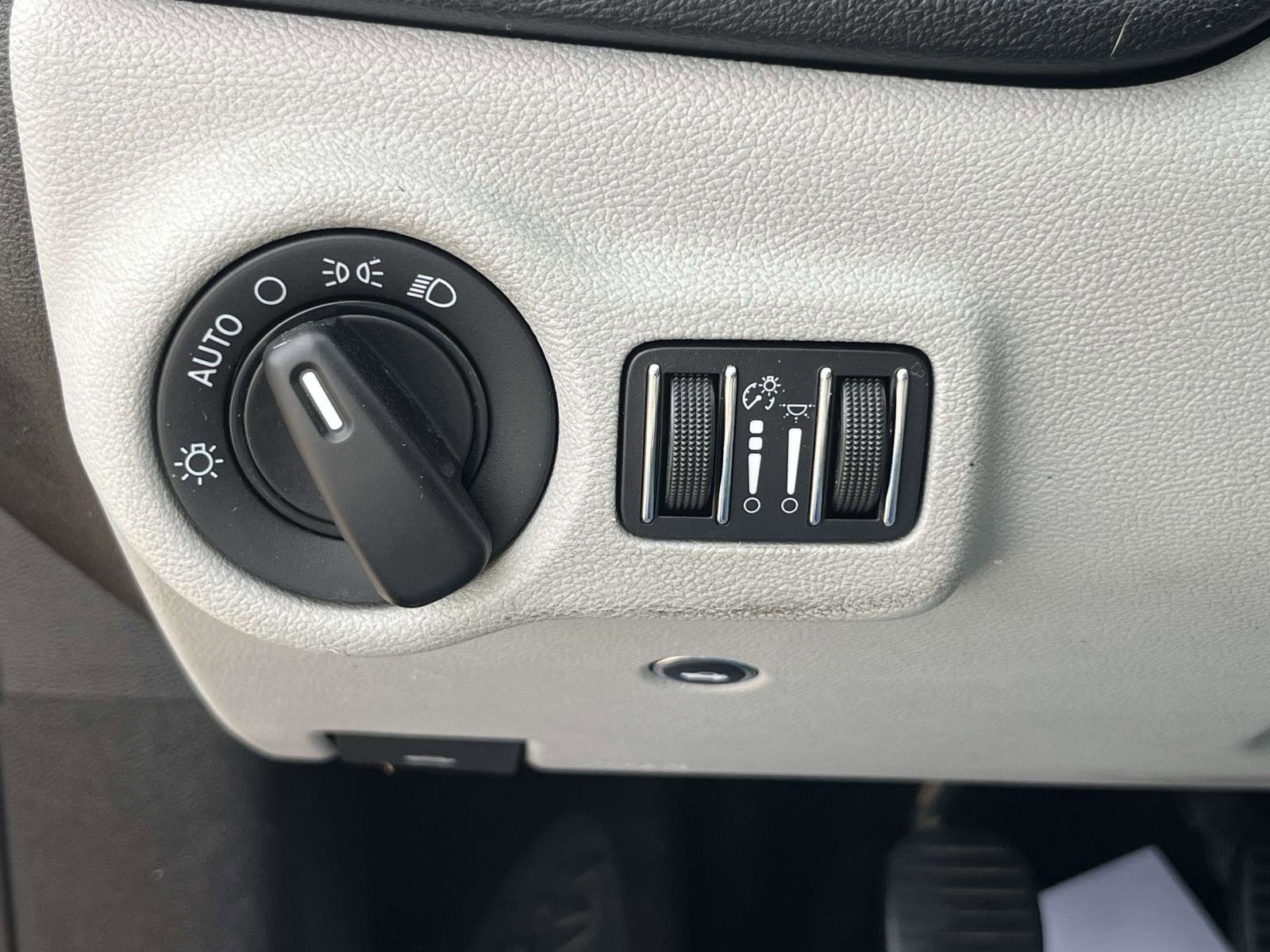 Used 2013 Dodge Dart SXT image 13