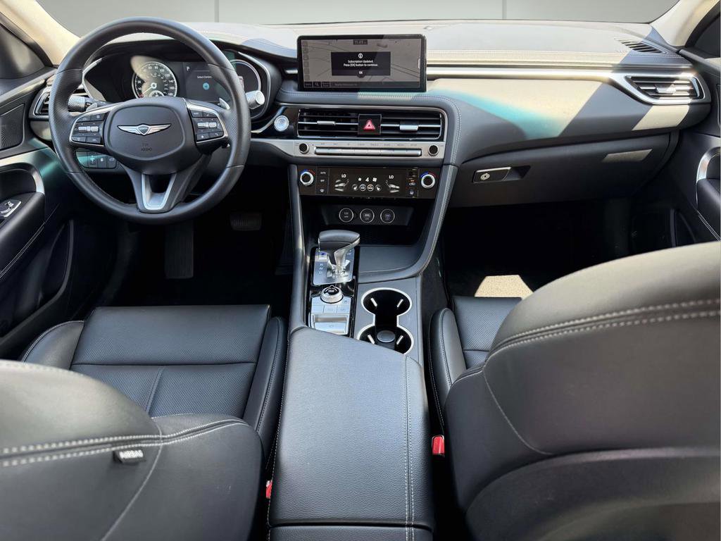Used 2025 Genesis G70 2.5T image 2