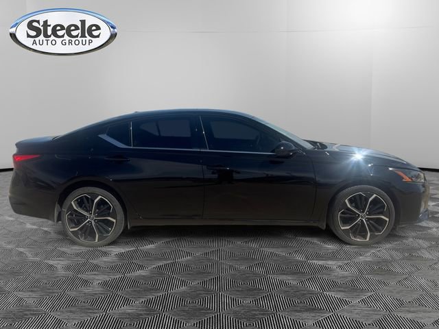 Used 2023 Nissan Altima 2.5 SR w/ SR Premium Package AWD/4WD image 6