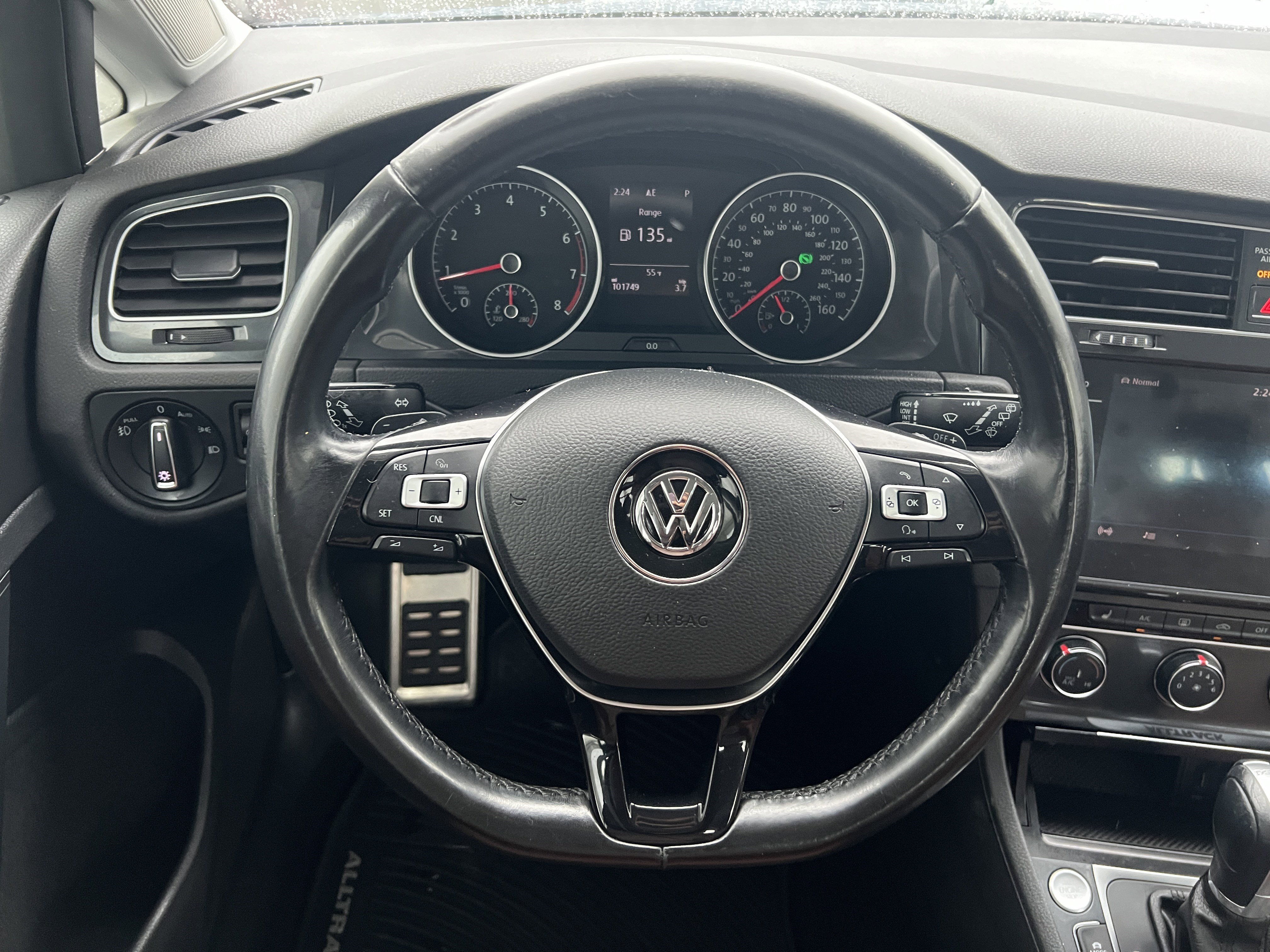 Used 2018 Volkswagen Golf Alltrack SE image 26