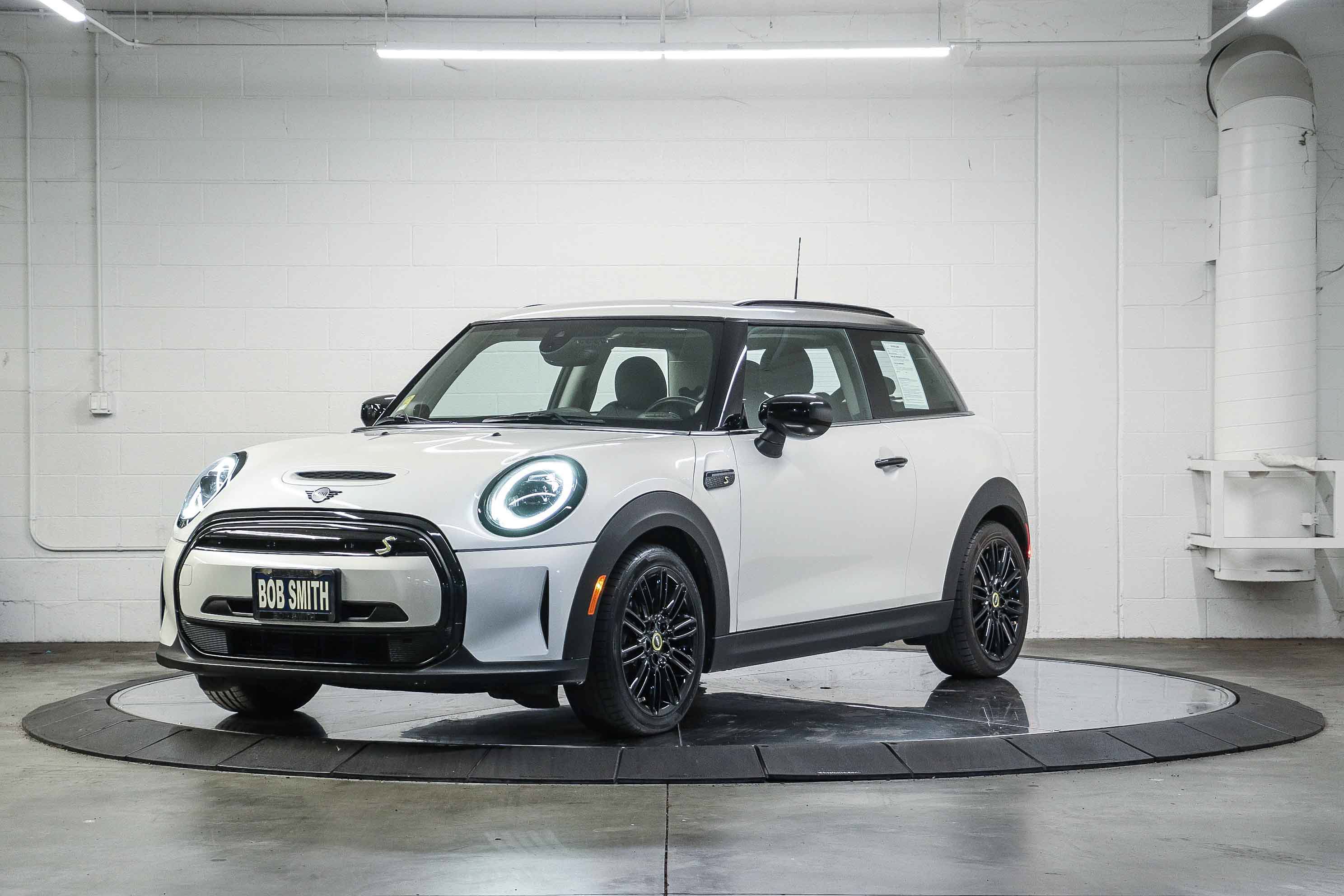 Used 2024 MINI Cooper SE FWD image 3