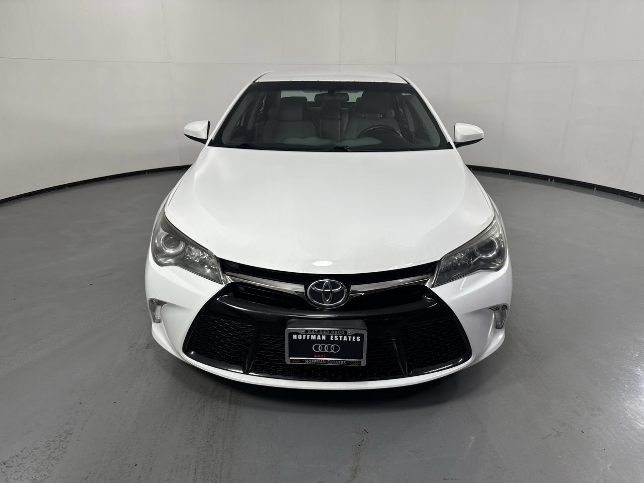 Used 2017 Toyota Camry SE FWD image 3