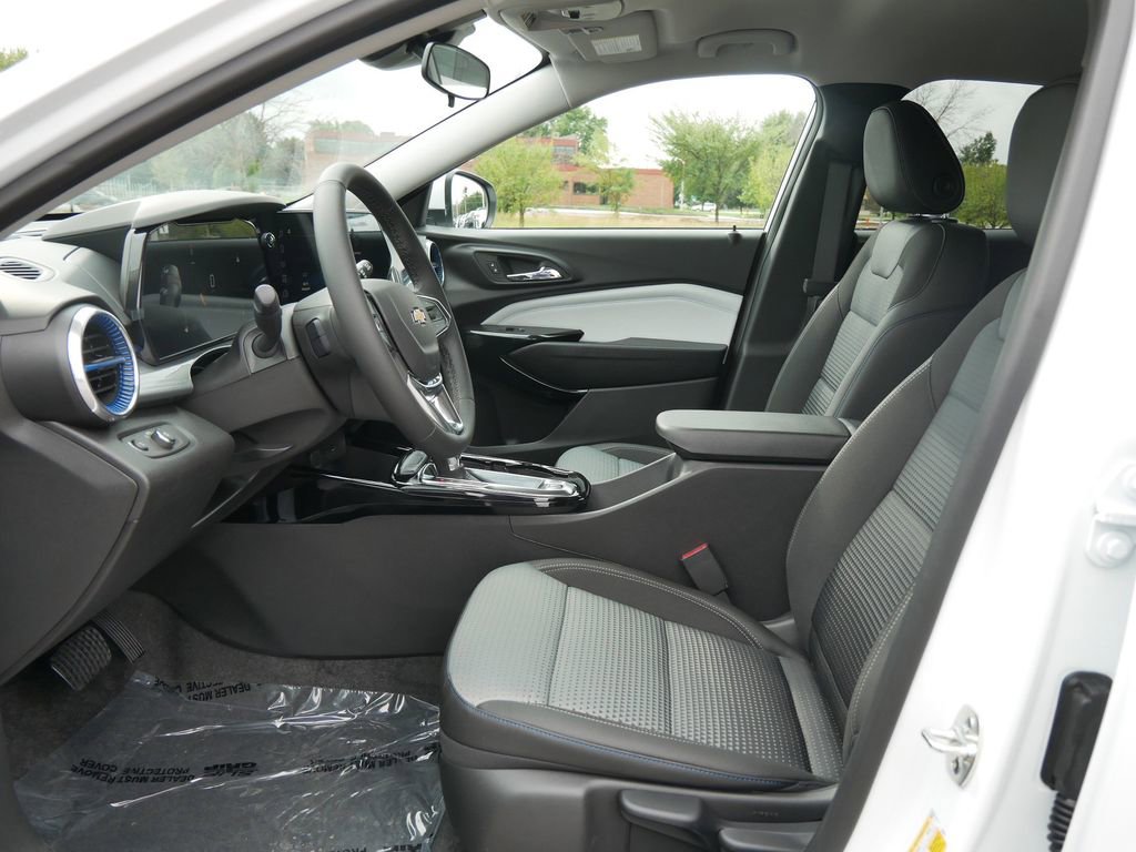 New 2026 Chevrolet Trax LT w/ Driver Confidence Package image 11