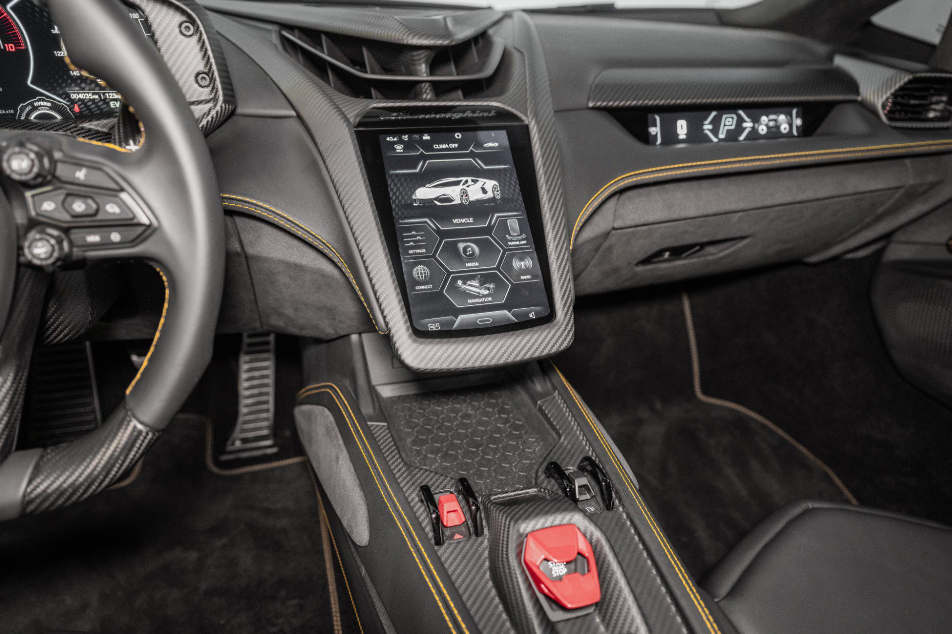 Used 2024 Lamborghini Revuelto image 32