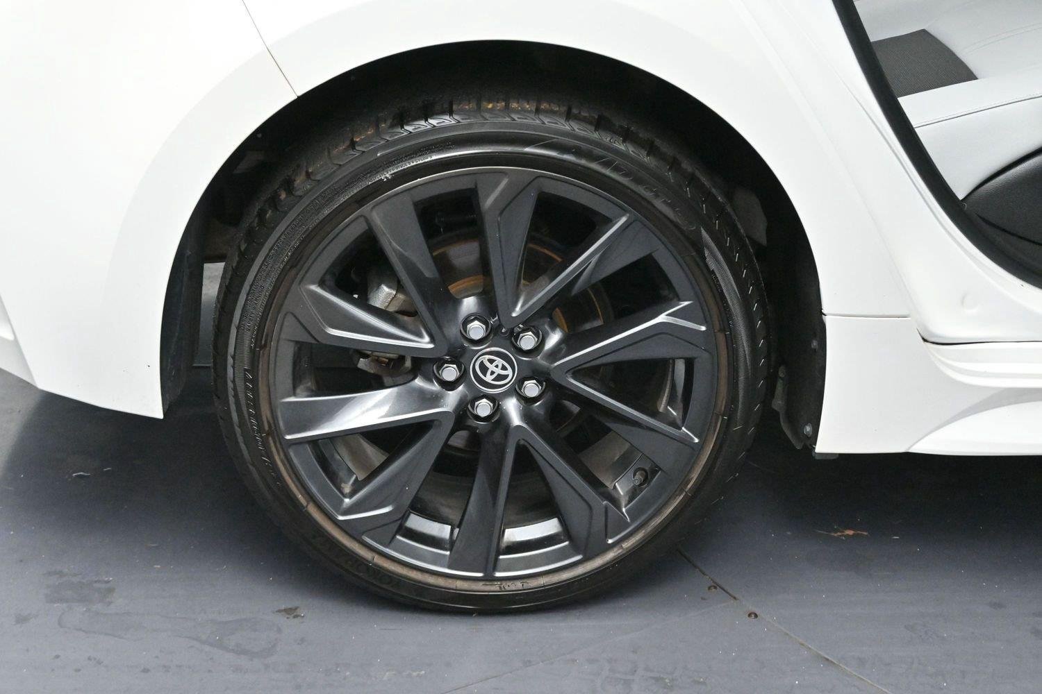 Used 2024 Toyota Corolla XSE FWD image 31