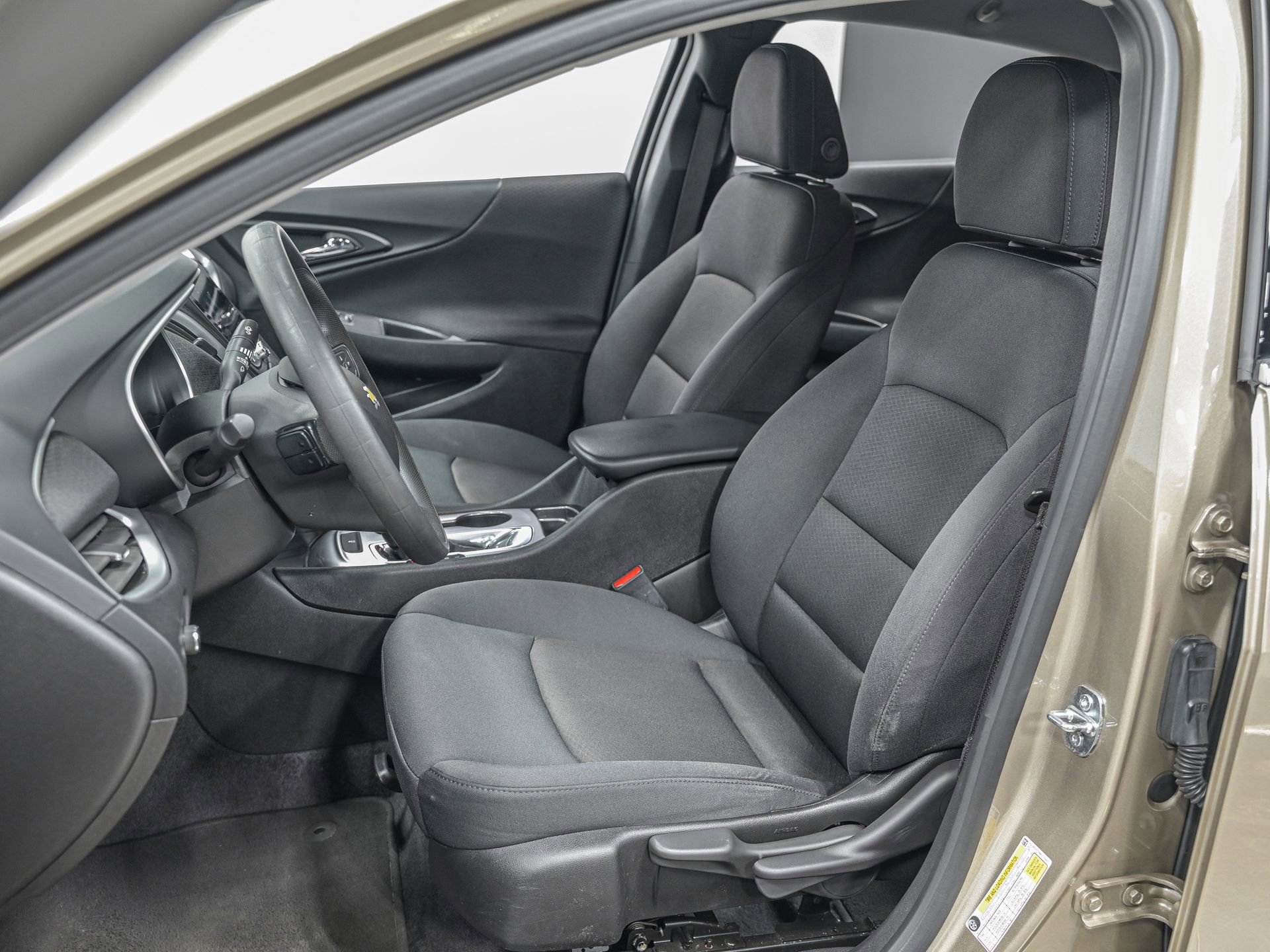 Used 2022 Chevrolet Malibu LS image 17