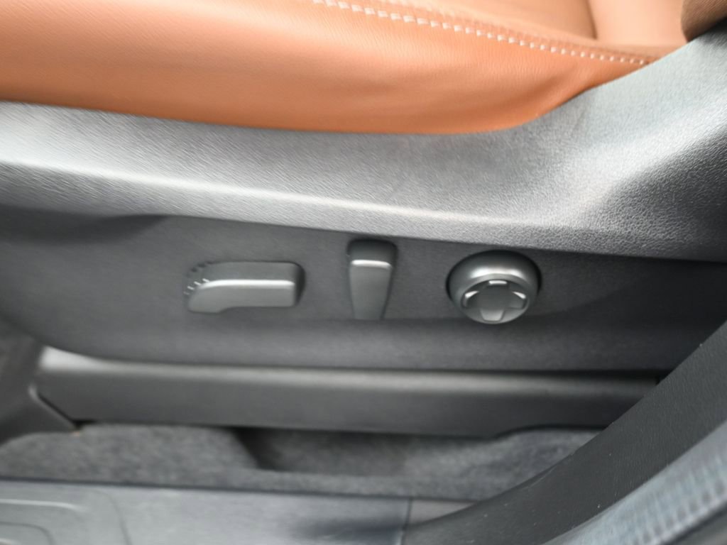 Used 2024 Subaru Ascent Touring image 13