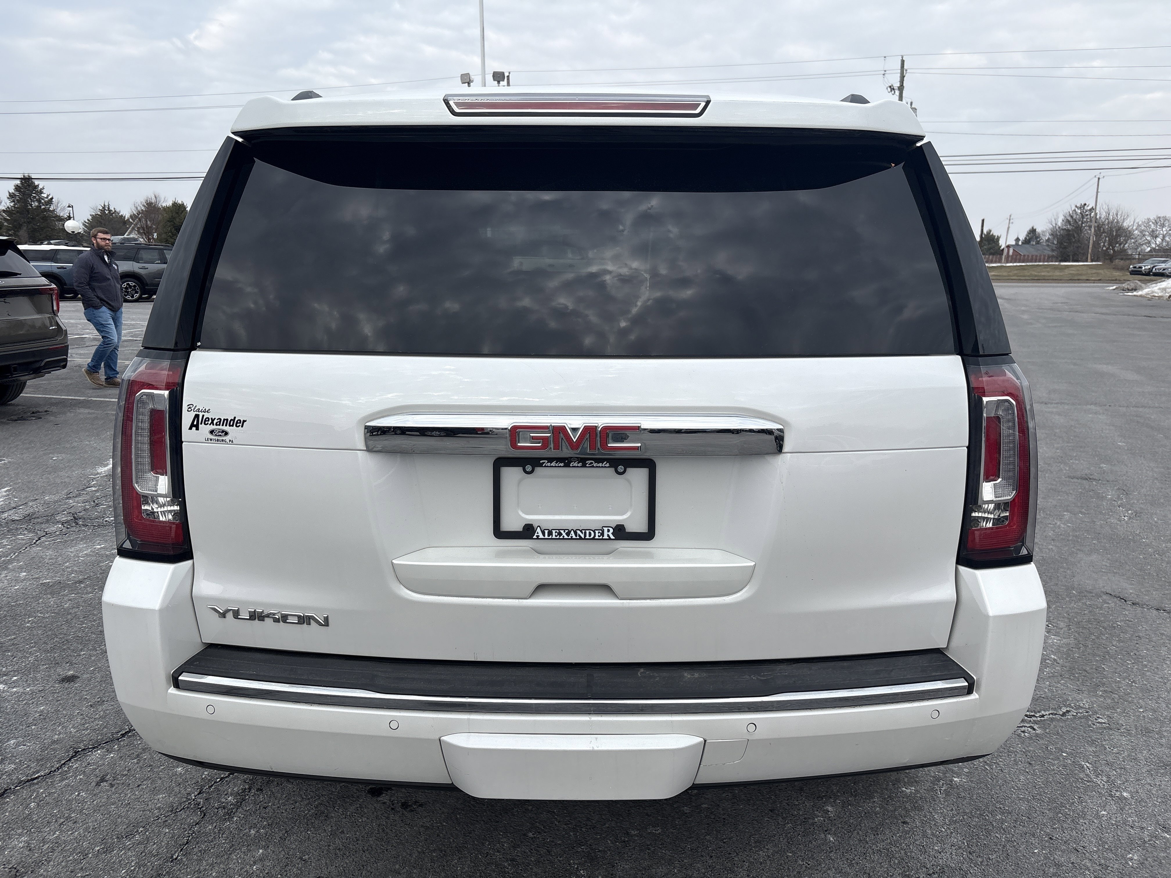 Used 2016 GMC Yukon Denali w/ Open Road Package video 4