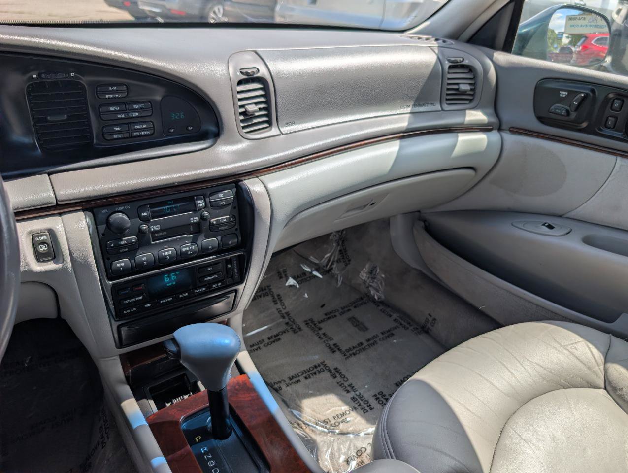 Used 1995 Lincoln Continental FWD image 20