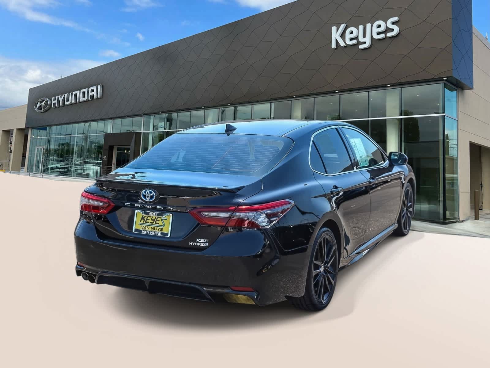 Used 2024 Toyota Camry XSE w/ Cold Weather Package FWD image 4