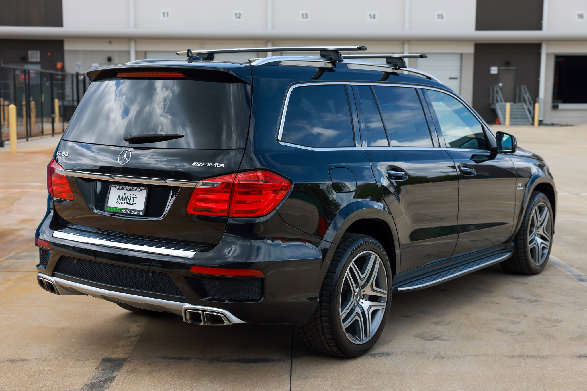 Used 2015 Mercedes-Benz GL 63 AMG 4MATIC image 16