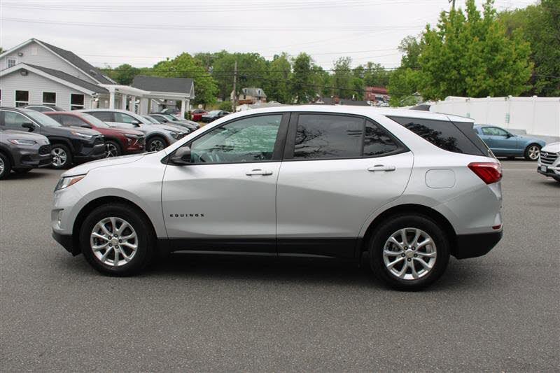 Used 2021 Chevrolet Equinox LS w/ LPO, Blackout Package FWD image 4