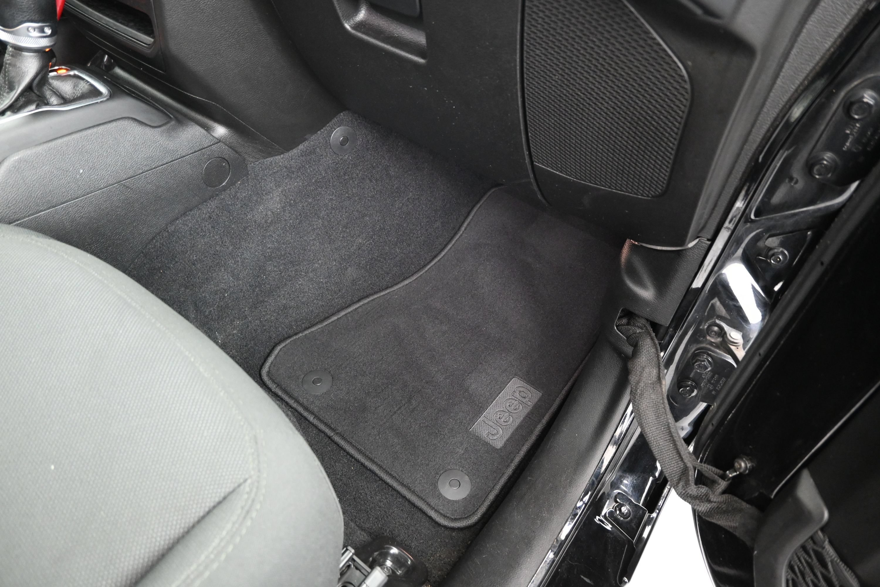 Used 2022 Jeep Wrangler Unlimited Sport AWD/4WD image 11