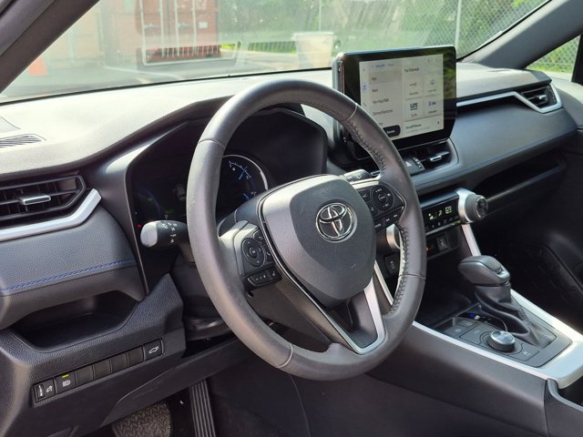 Used 2023 Toyota RAV4 XSE AWD/4WD image 9