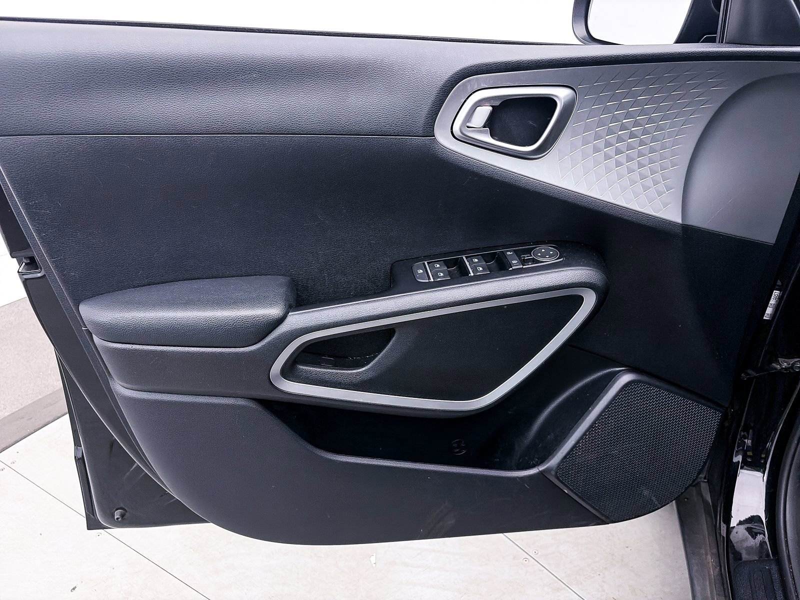 Used 2020 Kia Soul LX image 15