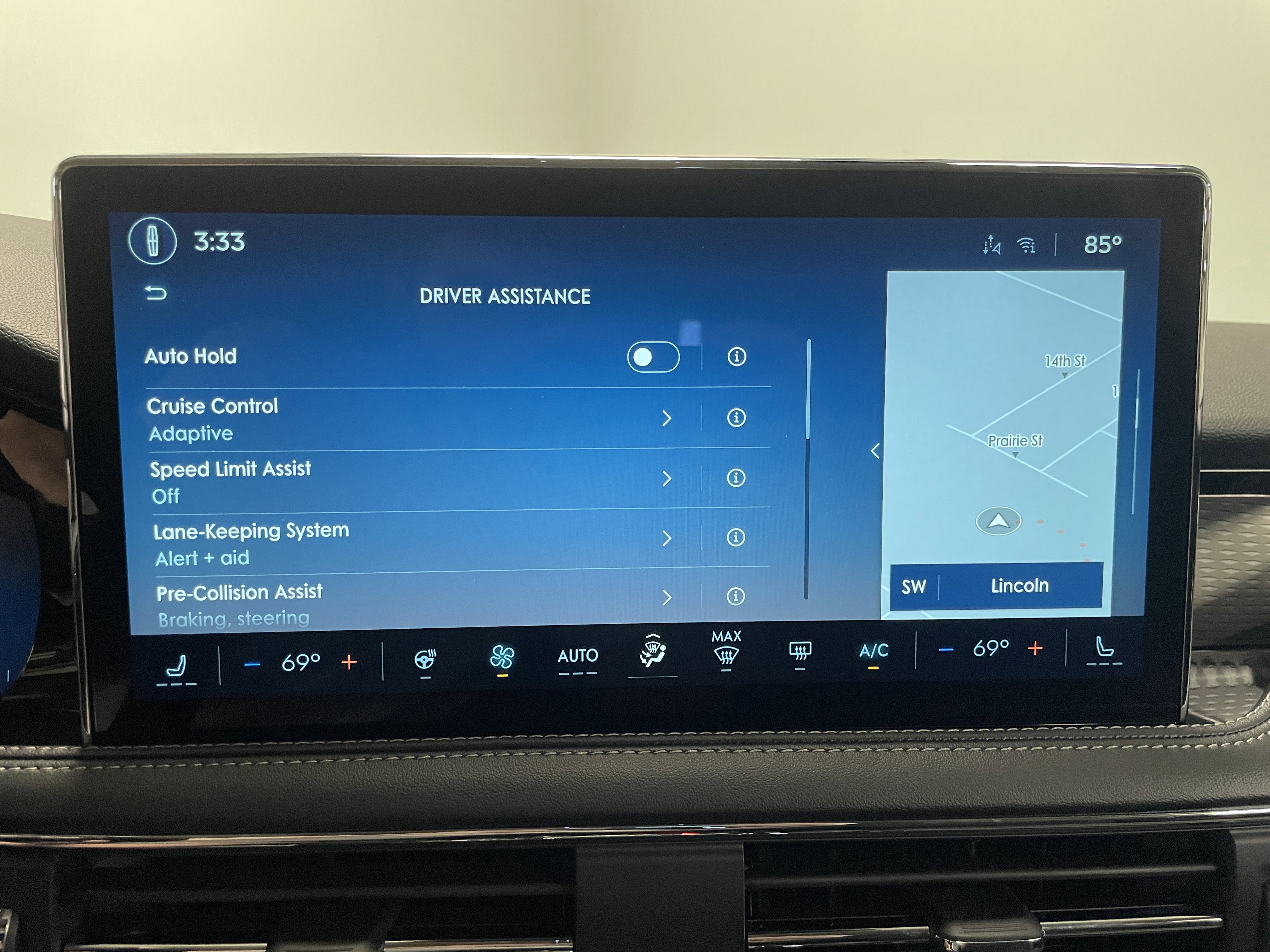 New 2025 Lincoln Corsair Reserve w/ Equipment Group 202A image 10