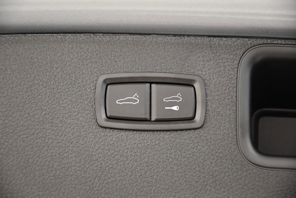 Used 2025 Porsche Macan Turbo image 60