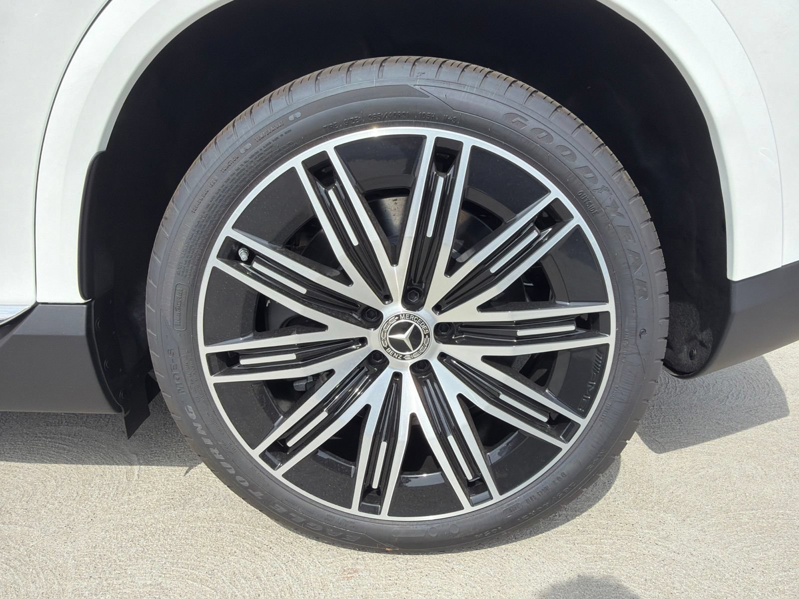 New 2027 Mercedes-Benz EQE 320 4MATIC SUV image 15