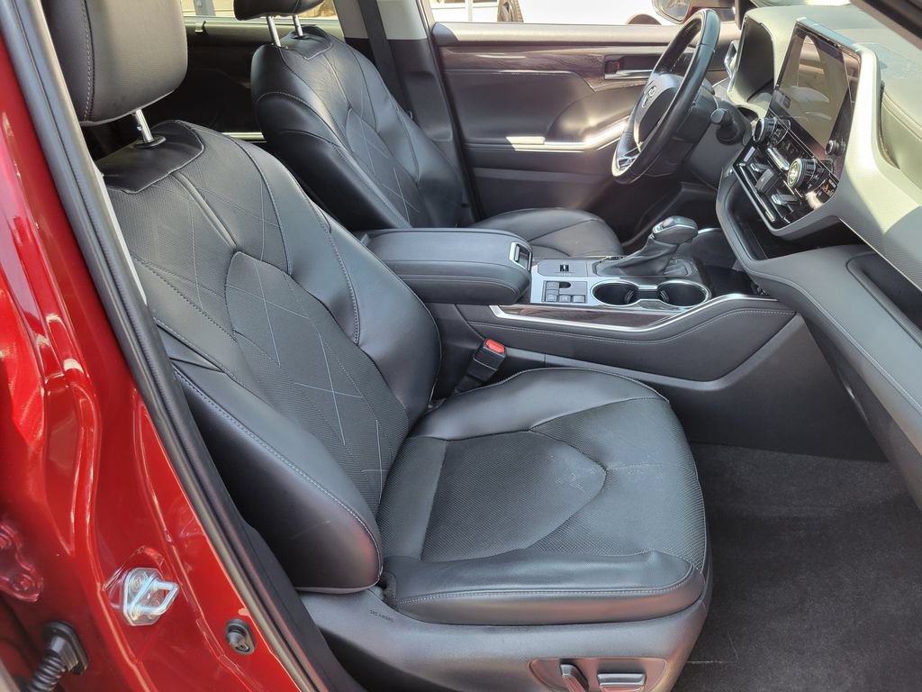 Used 2023 Toyota Highlander Platinum FWD image 20
