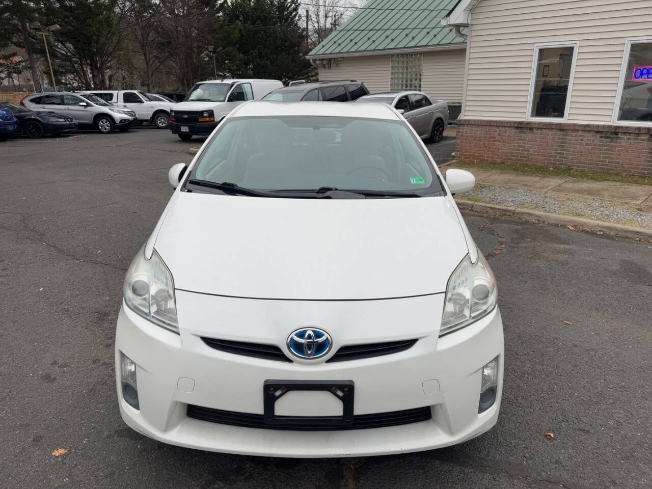 Used 2010 Toyota Prius FWD image 2