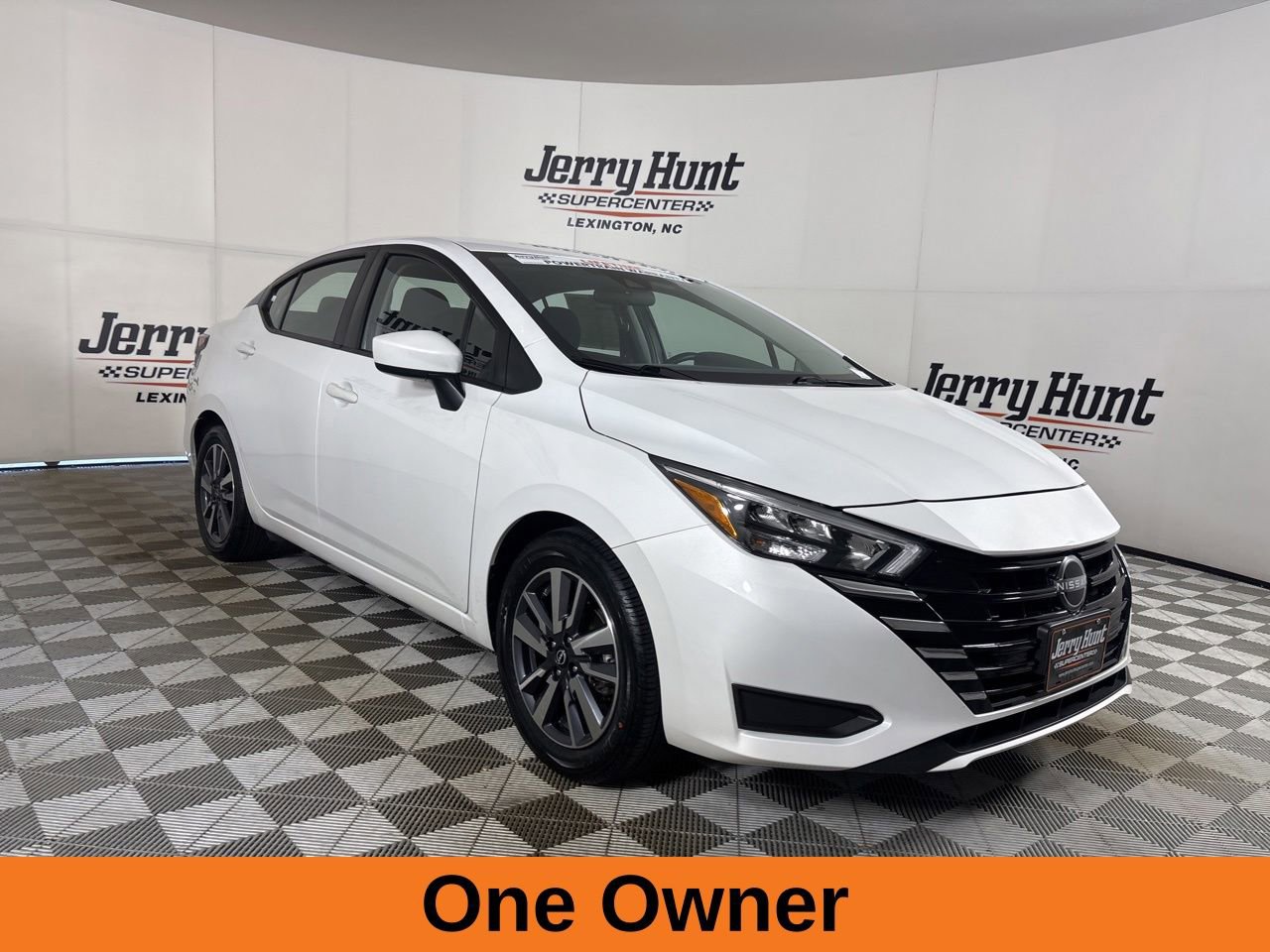 Used 2025 Nissan Versa SV FWD image 4