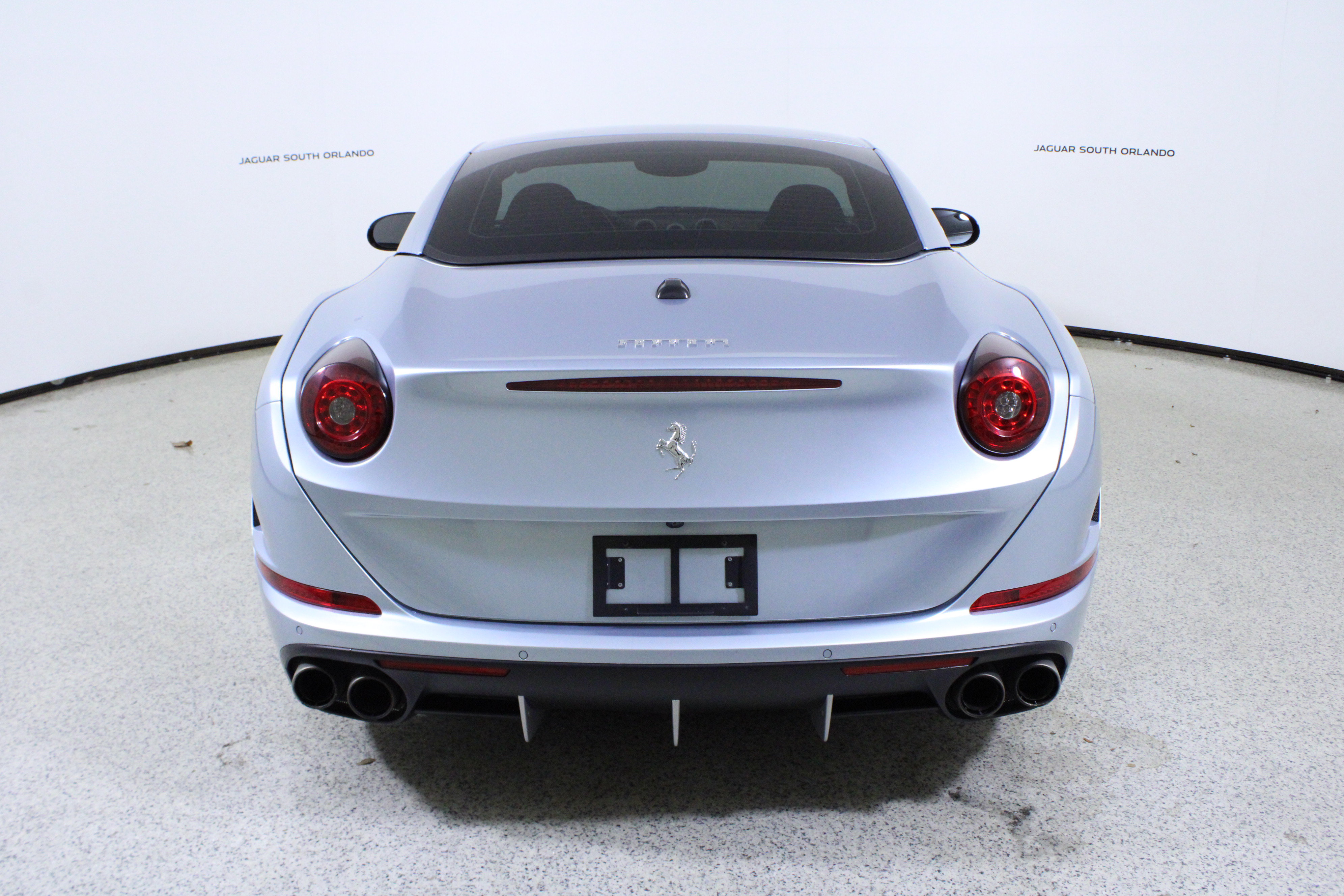 Used 2015 Ferrari California T image 6