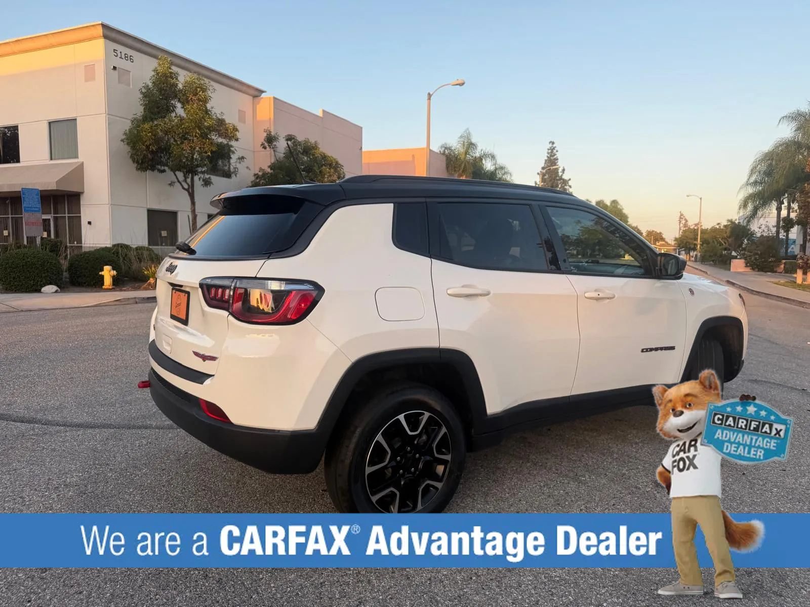 Used 2020 Jeep Compass Trailhawk AWD/4WD image 9