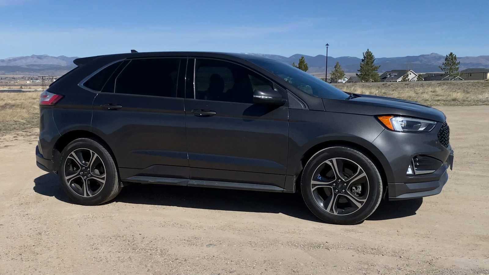 Used 2019 Ford Edge ST image 2