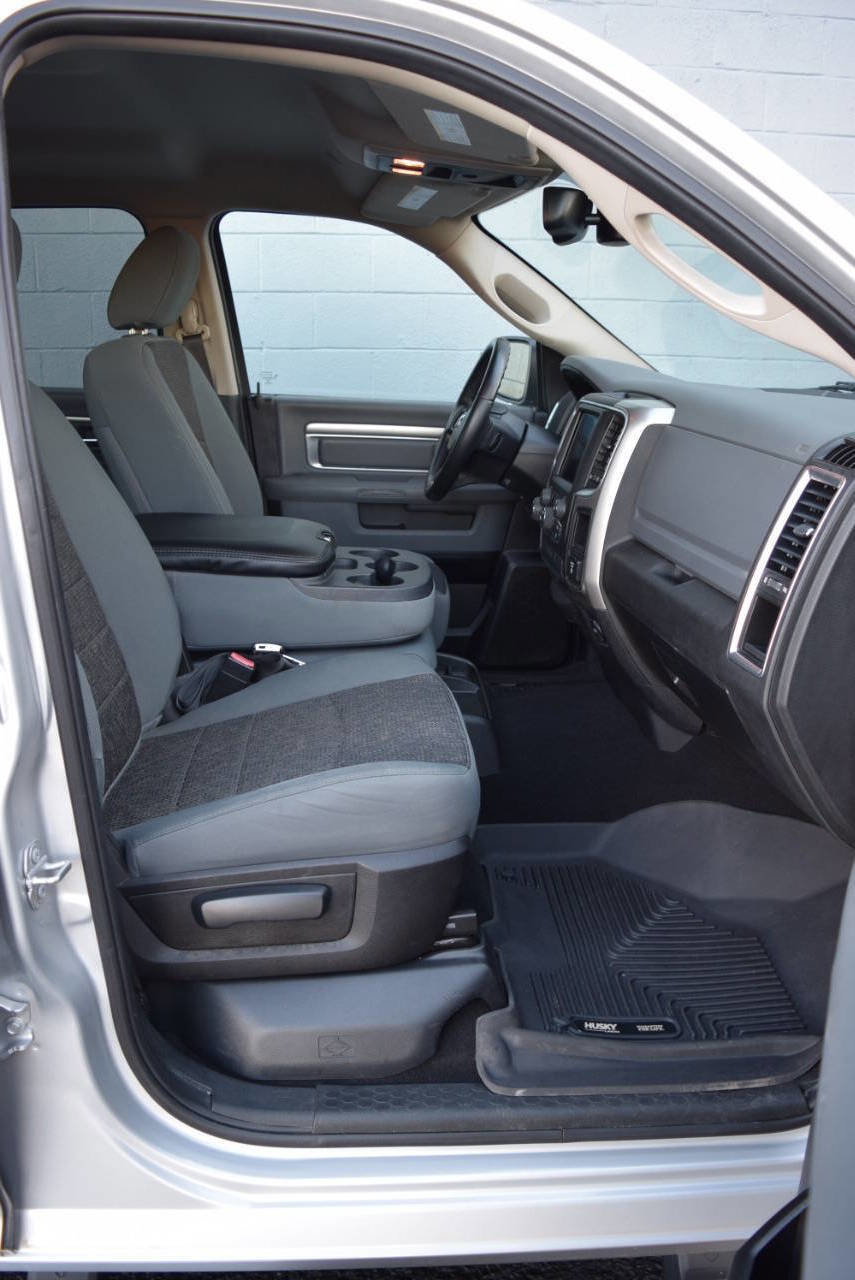 Used 2019 RAM 1500 Classic SLT w/ Luxury Group image 43