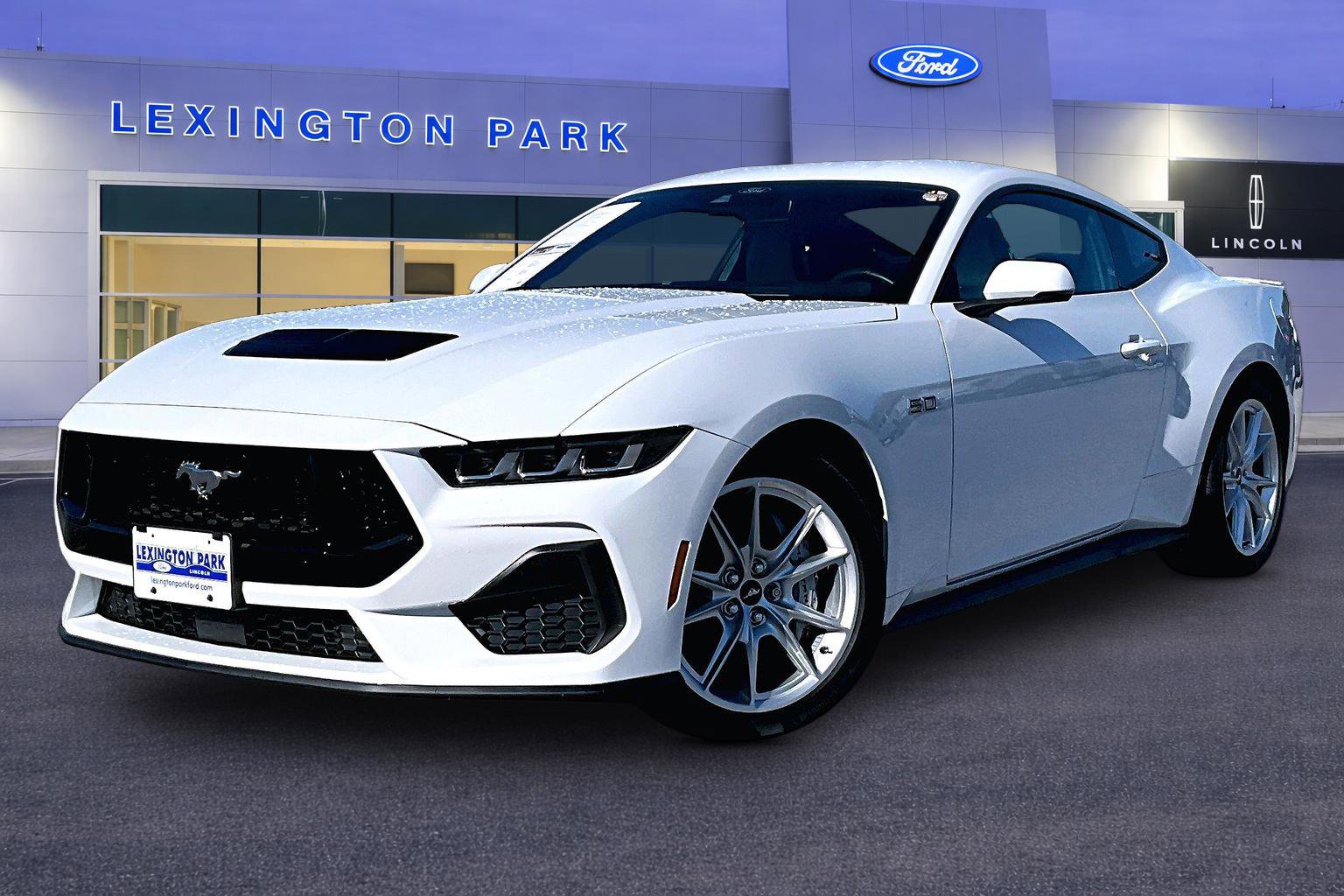 Used 2025 Ford Mustang GT Premium image 3