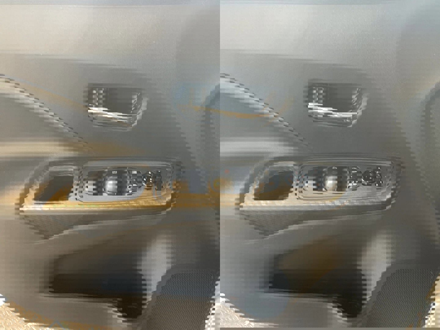 Used 2024 Nissan Versa SV image 11