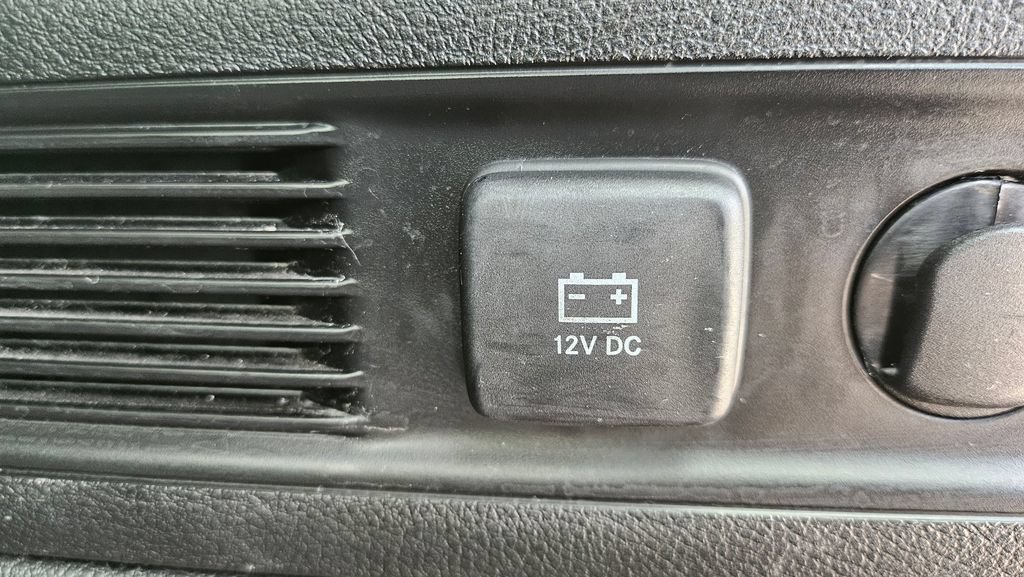 Used 2023 Jeep Wagoneer L Series II AWD/4WD image 18