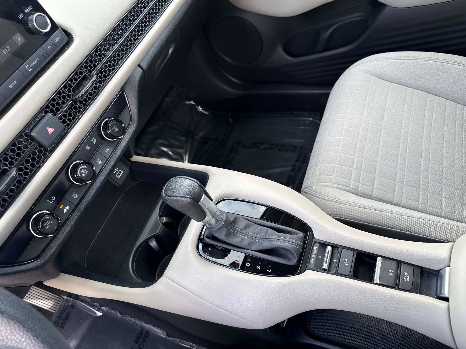 Certified 2023 Honda HR-V LX image 25