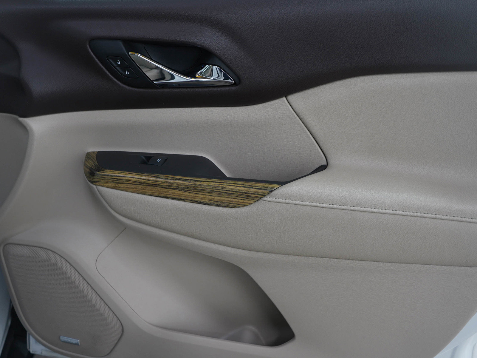 Used 2018 GMC Acadia Denali w/ Technology Package image 9