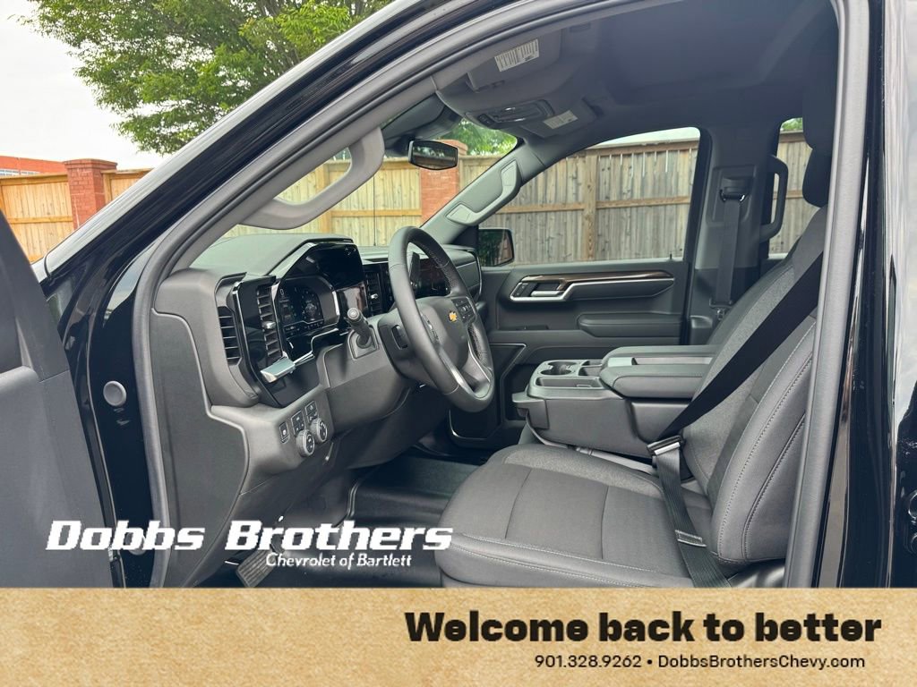 Used 2025 Chevrolet Silverado 1500 LT AWD/4WD image 9