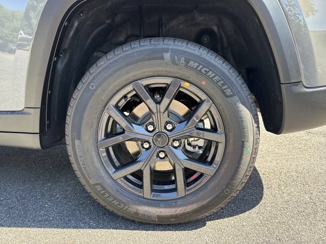 New 2027 Jeep Grand Cherokee Altitude RWD image 20