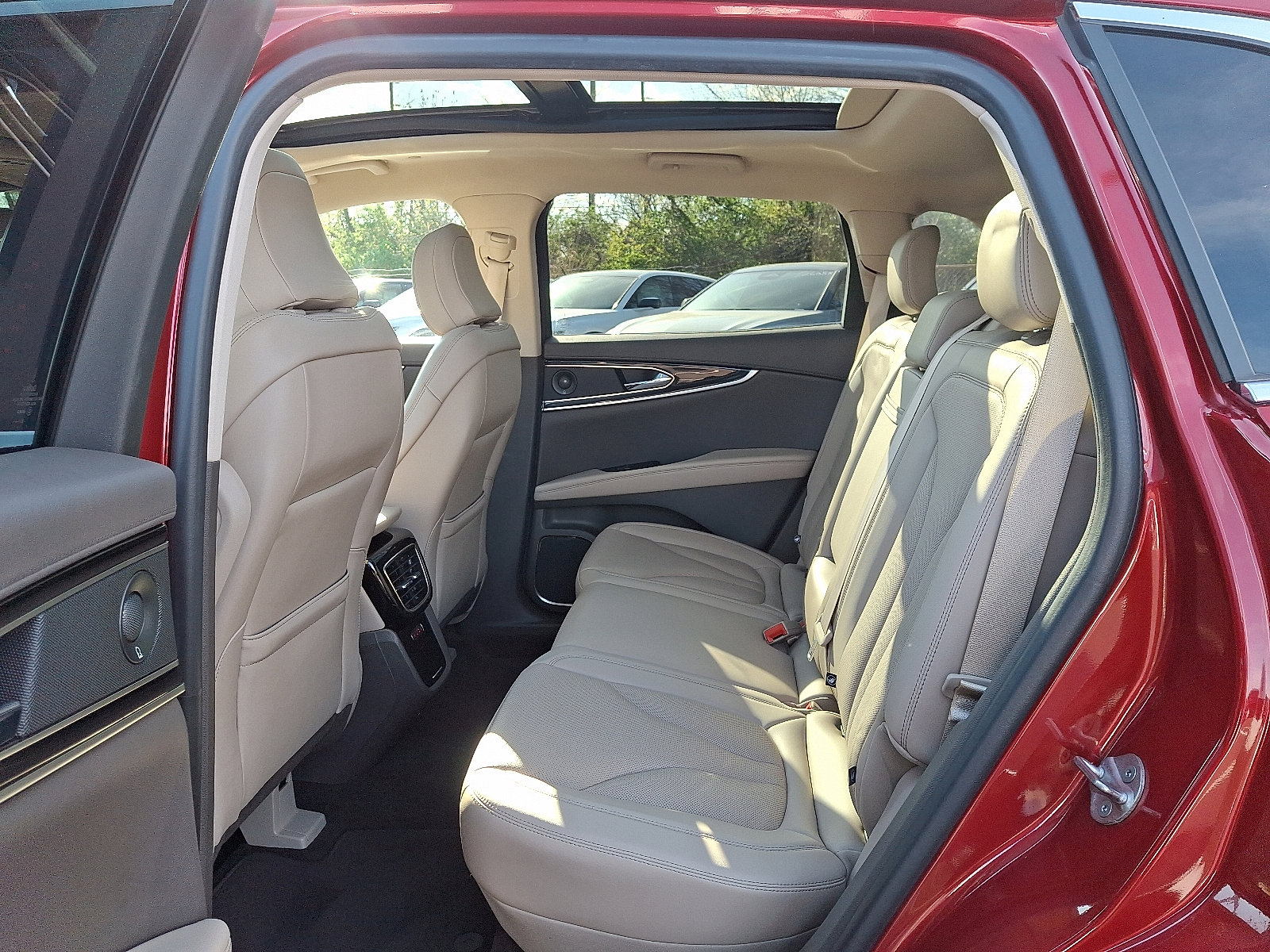 Used 2021 Lincoln Nautilus Reserve image 10