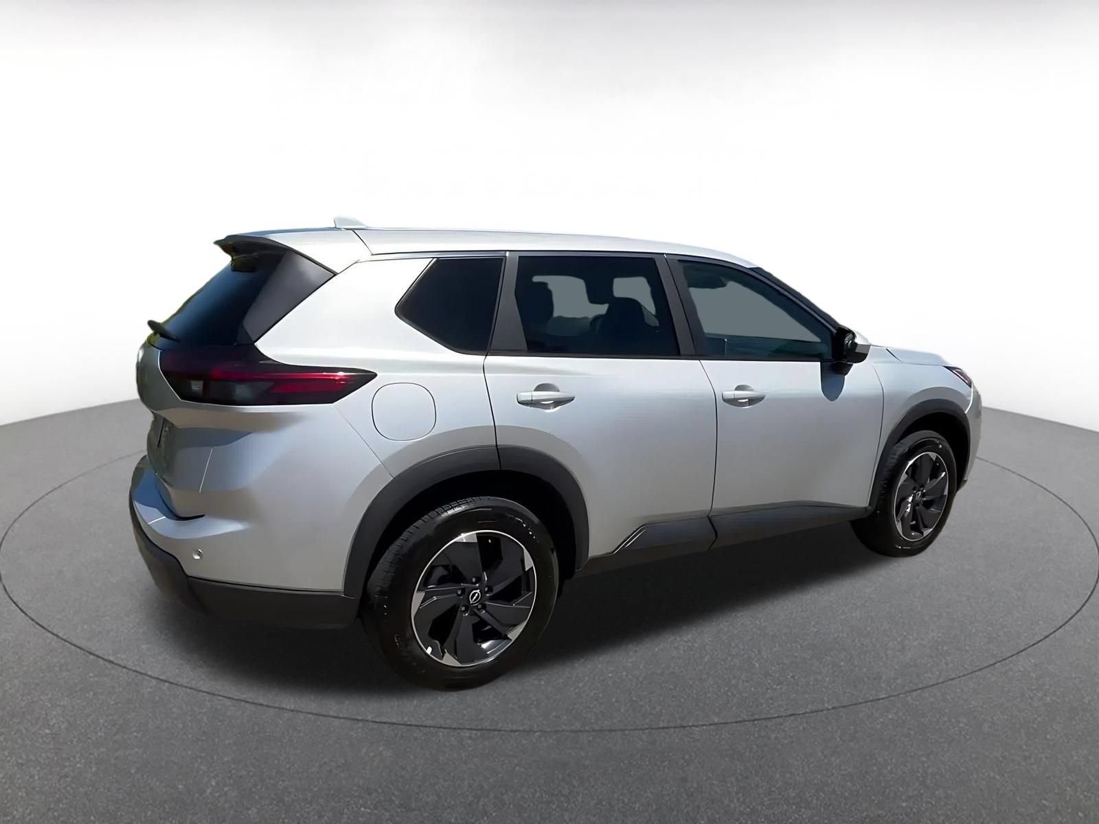 Used 2025 Nissan Rogue SV FWD image 15