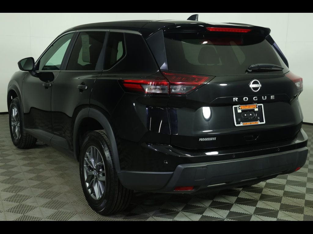 Used 2024 Nissan Rogue S image 15